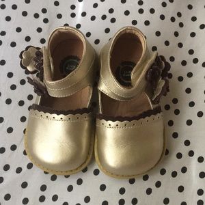 🎈SOLD🎈Livie & Luca Gold Shoes